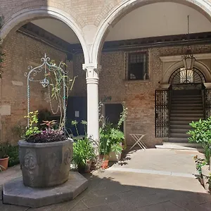 Apartment Al Mezzanino, Palazzo Torniello 