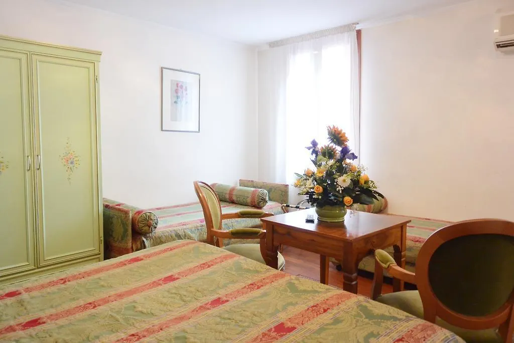 Hotel San Zulian Venice 3*,  Italy