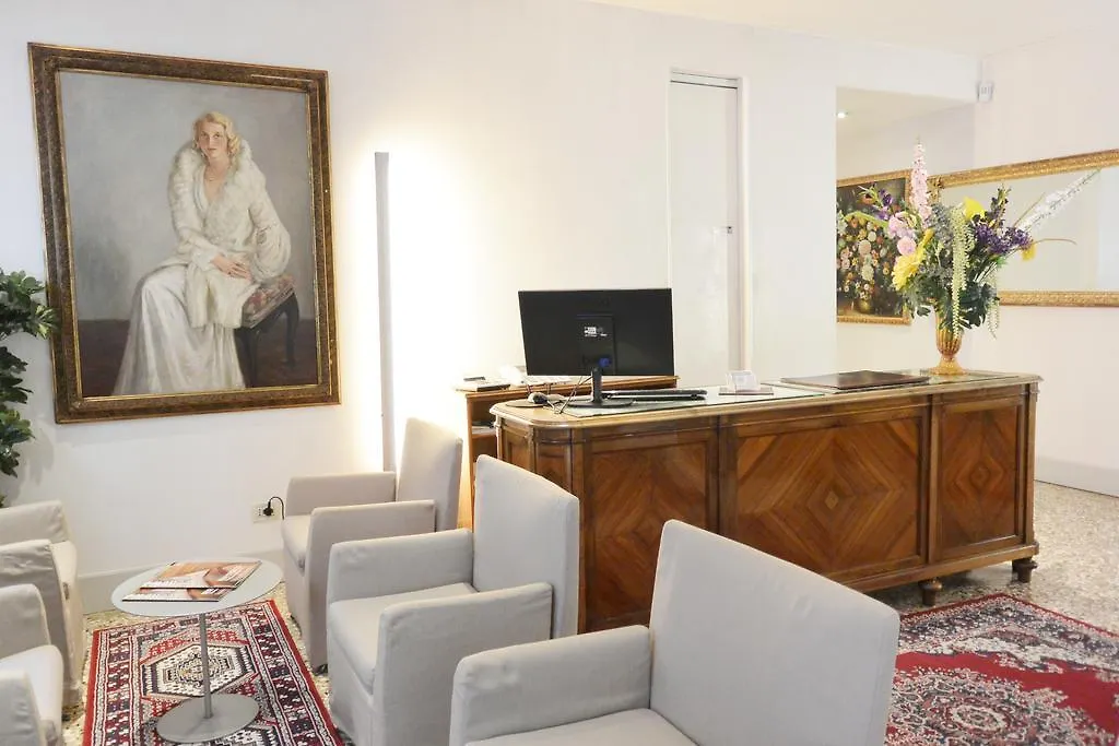 Hotel San Zulian Venice 3*,
