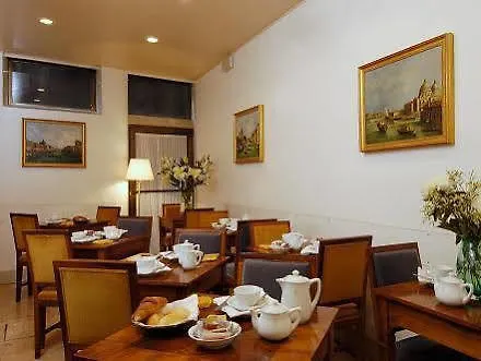 Hotel San Zulian Venice 3*,  Italy